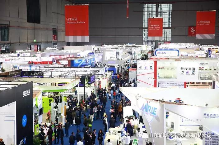 他山之石 可以攻玉——公司領(lǐng)導參觀(guān)上海國際橡塑展